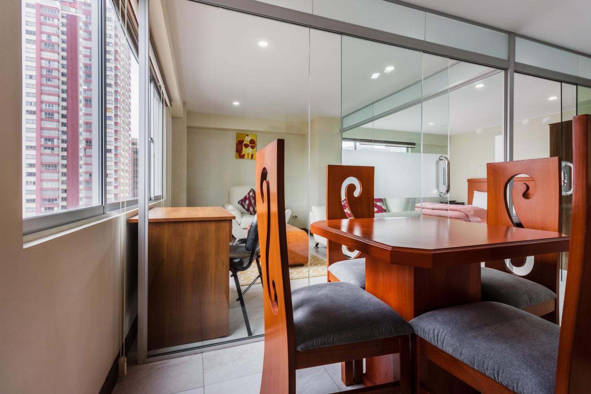 Luxstone Executive & 3*